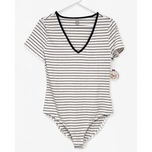 SO Women's White Black Stripe Short Sleeve V-Neck T-Shirt Tee Bodysuit Size L